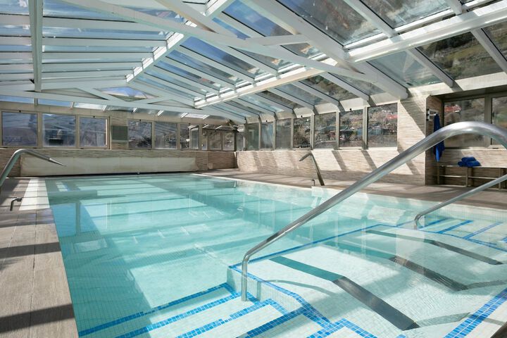 Pools & Facilities