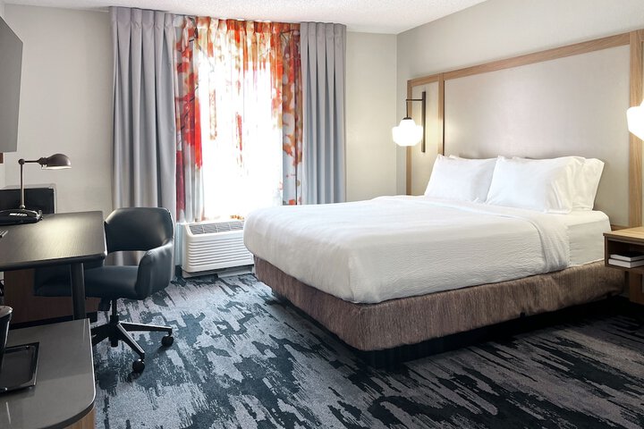 Room 9 of 35