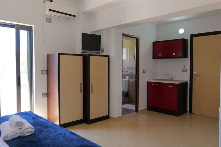 Room 10 of 61