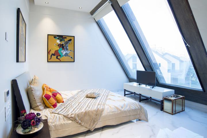 Room 8 of 67