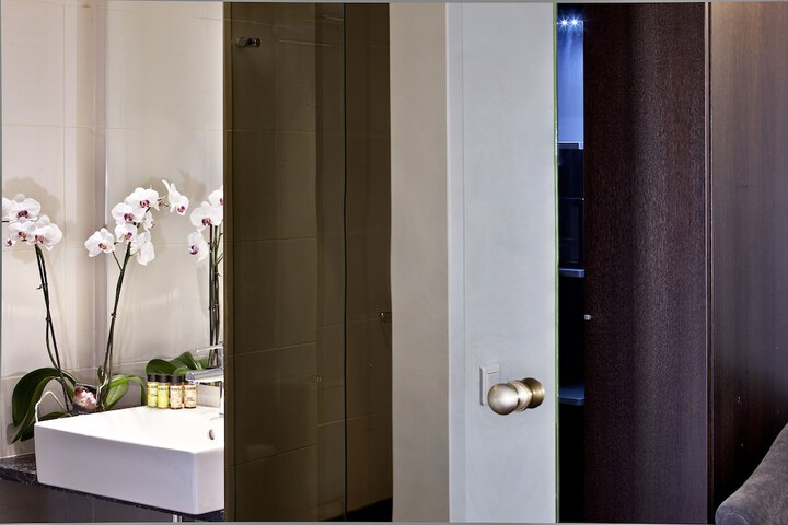 Bathroom Interior Photo