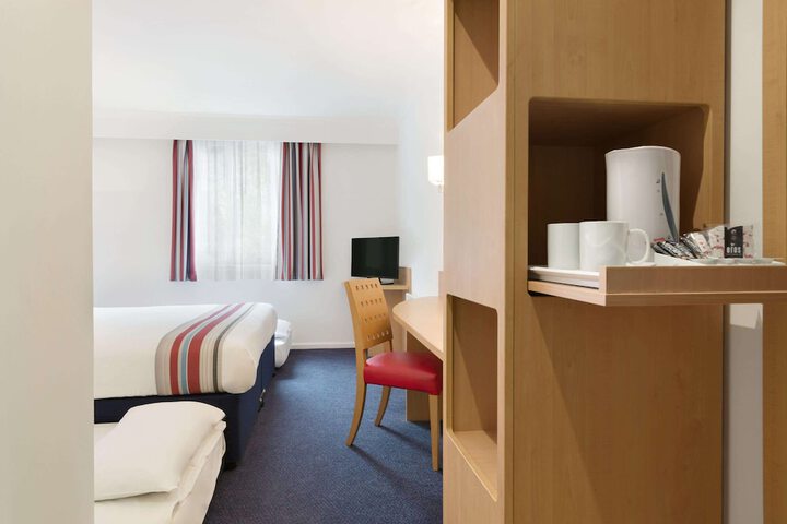 Room 8 of 22