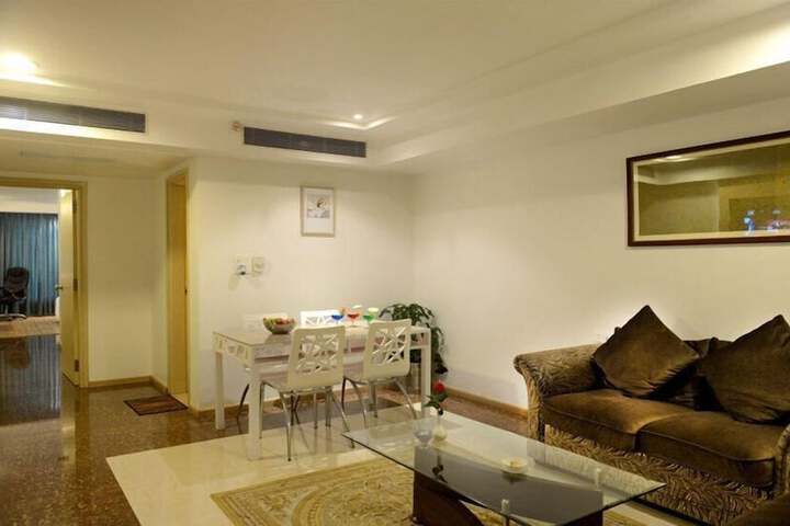 Room 4 of 13