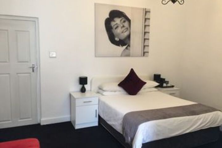 Room 13 of 46