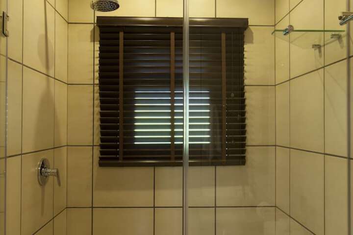 Room 153 of 299