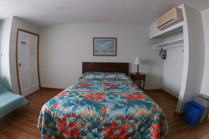 Room 9 of 24