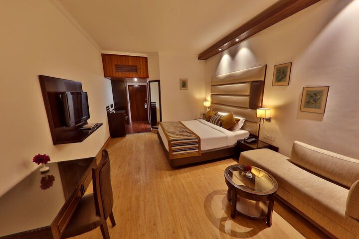 Room 15 of 78