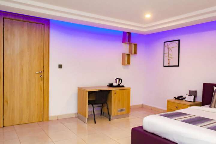 Room 4 of 23