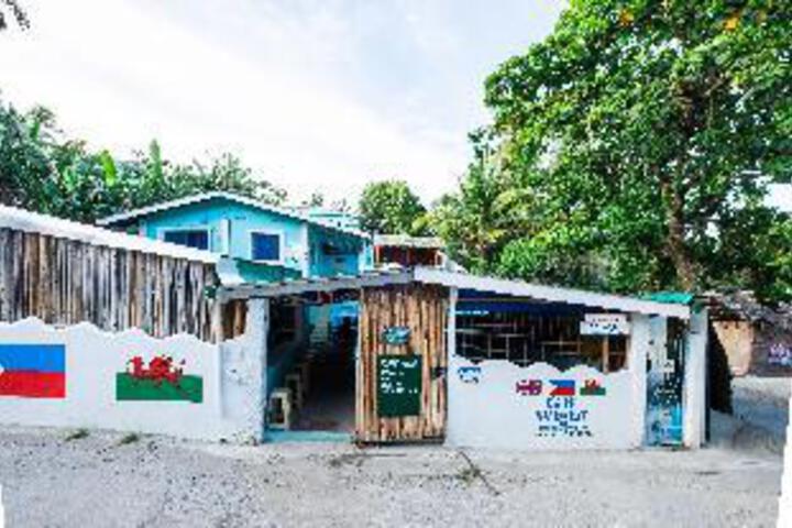 Gb Wight Accommodation & Restobar