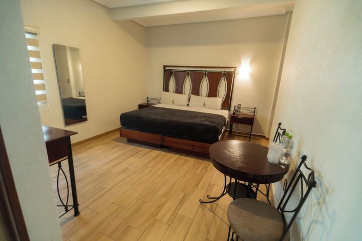 Room 43 of 102