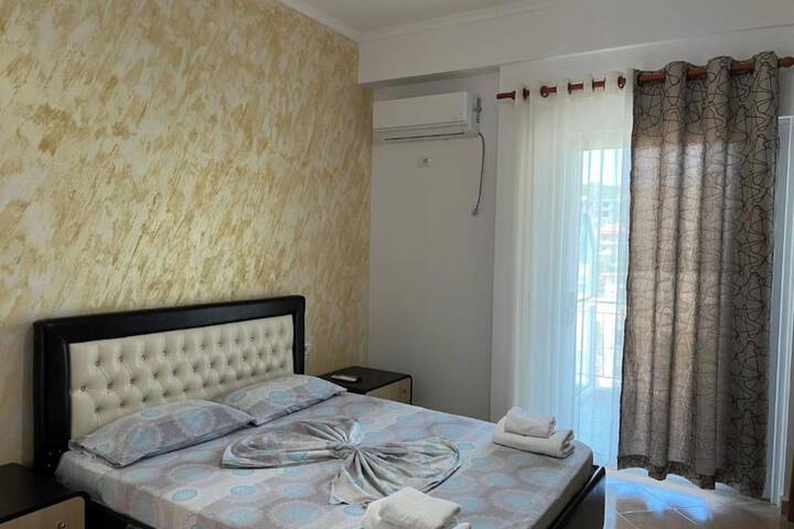 Room 9 of 35