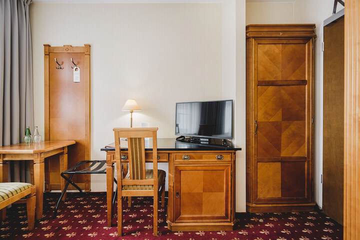 Room 12 of 65