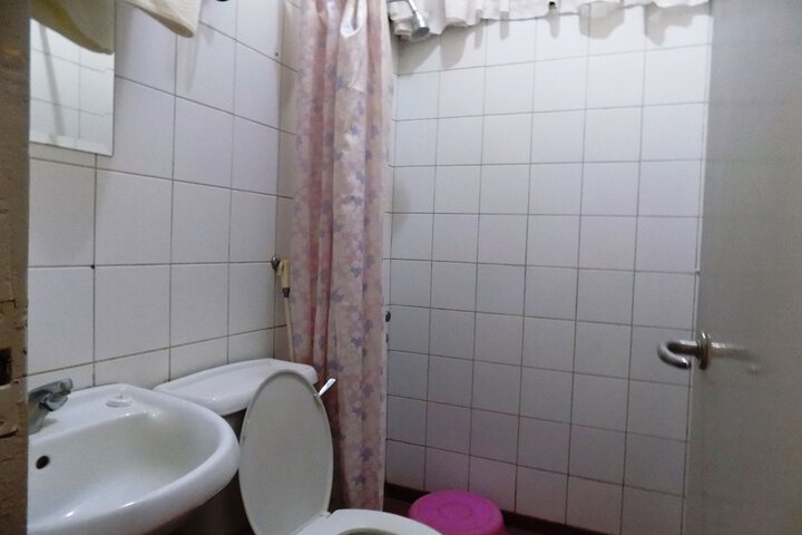 Room 18 of 35