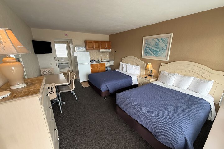 Room 9 of 33