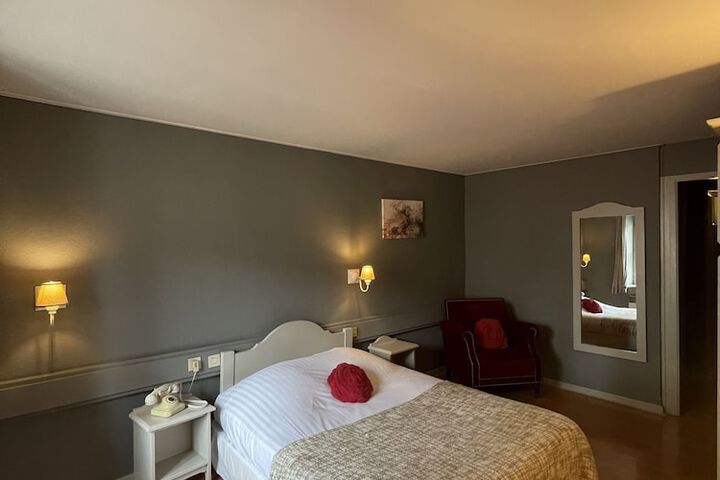 Room 17 of 147