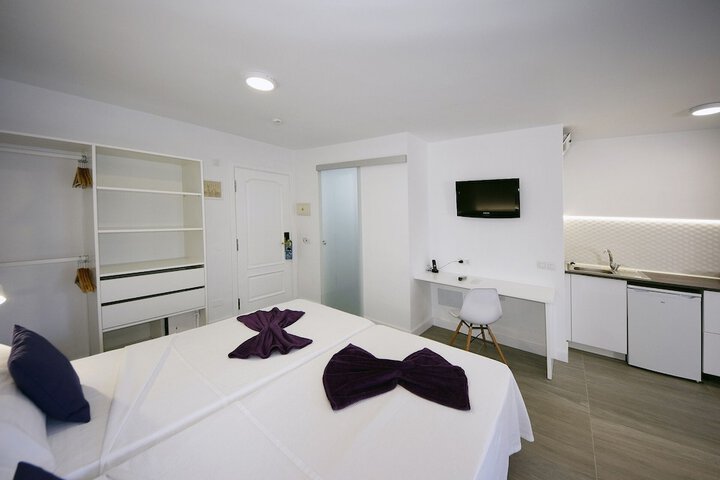 Room 6 of 45