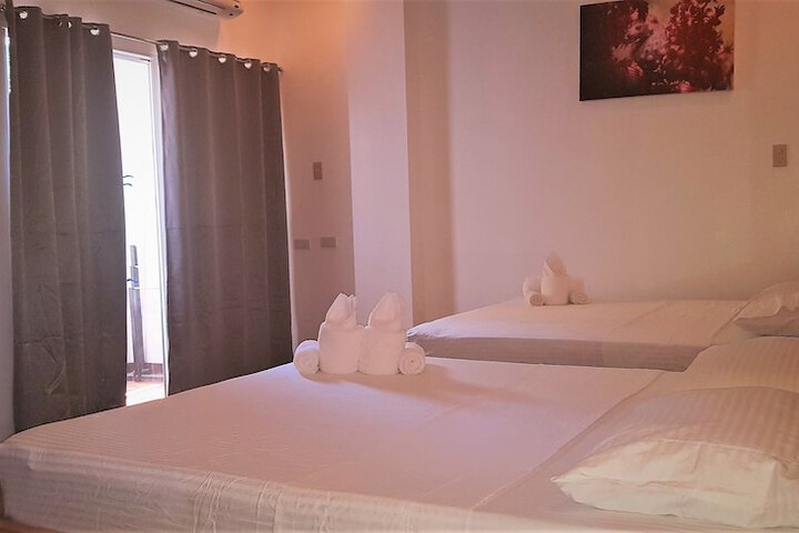 Room 28 of 114