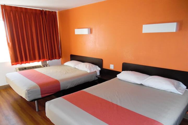 Room 14 of 37