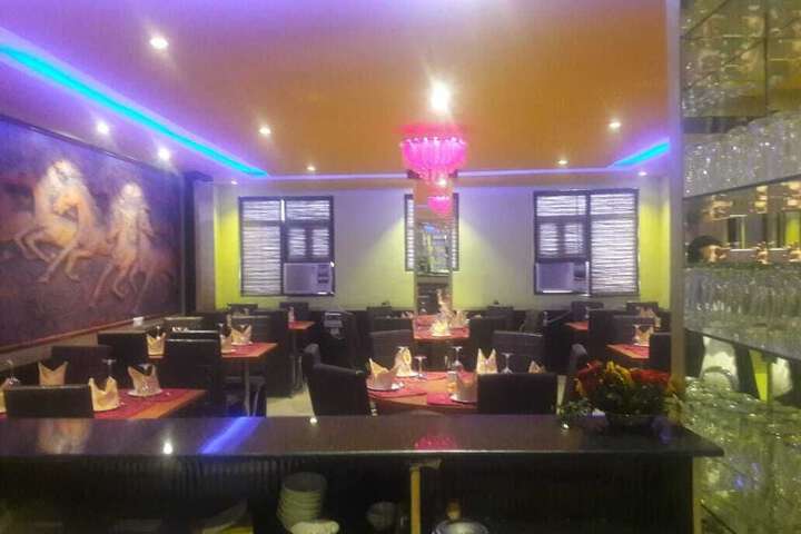 Dining 43 of 77