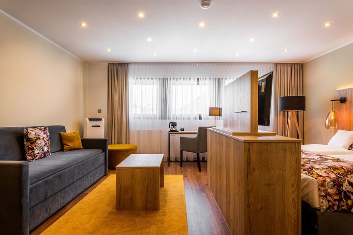 Room 48 of 113