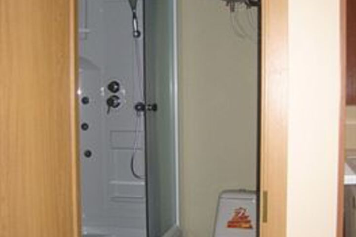 Room 4 of 27