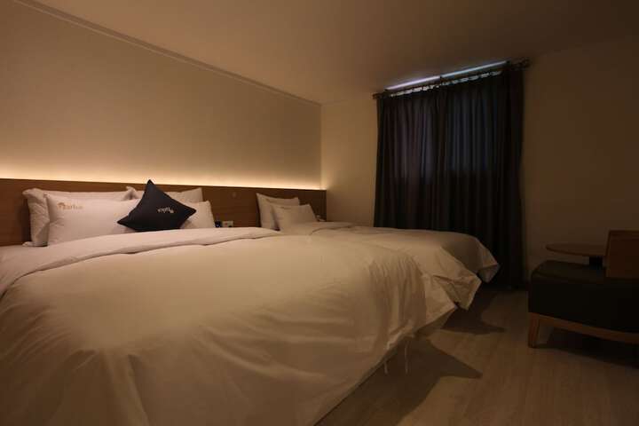 Room 12 of 53