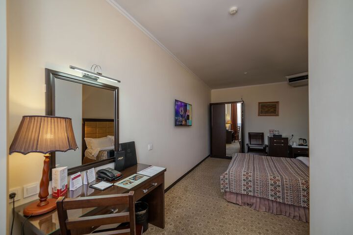 Room 14 of 114