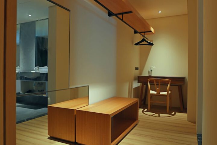Room 8 of 41