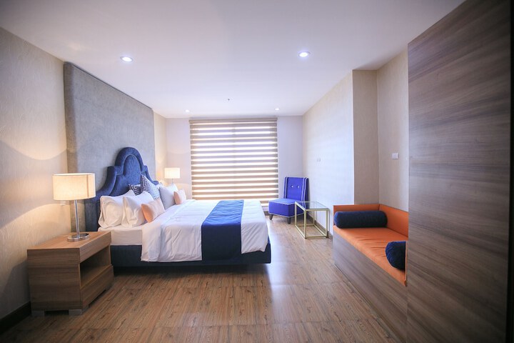 Room 4 of 37