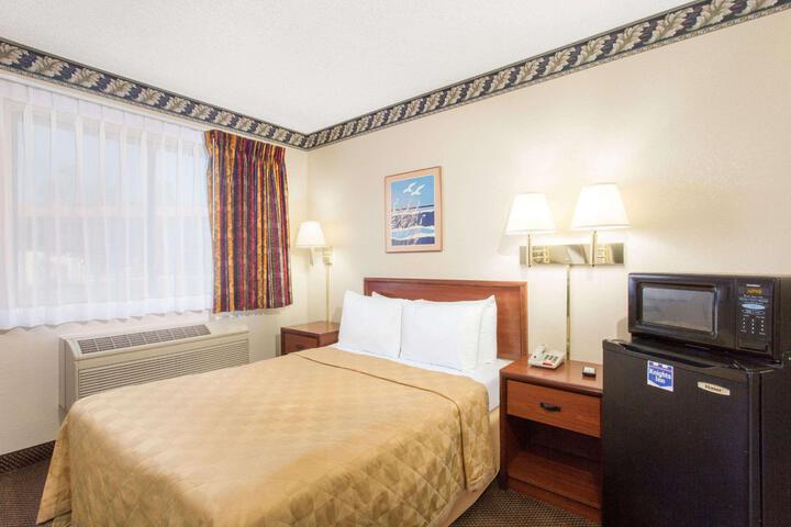 2 Double Beds (1 of 15)