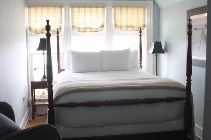 Room 17 of 36