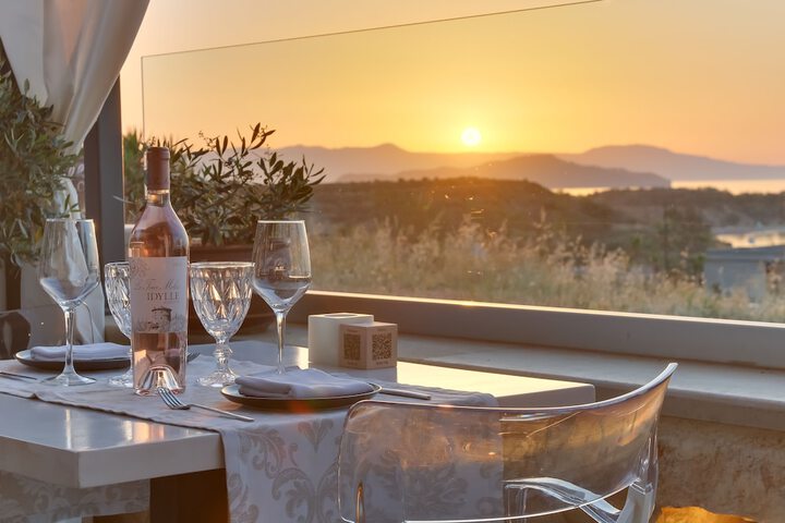 Dining 60 of 82