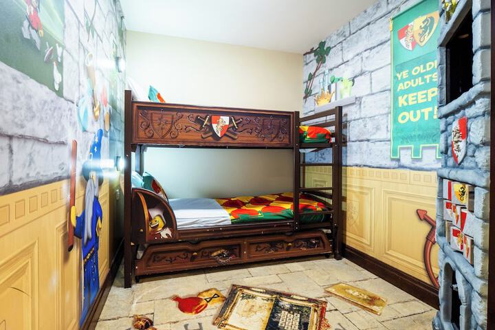 Room 37 of 83