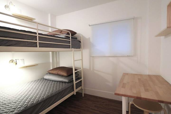 Room 19 of 80
