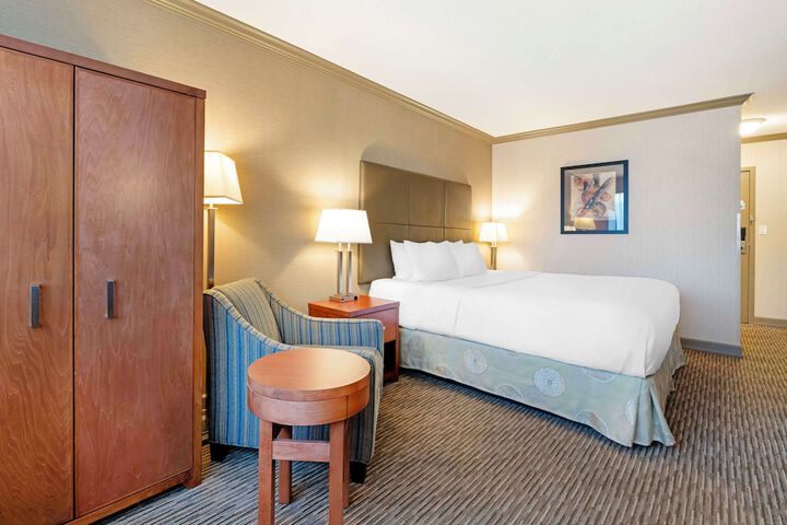 Room 10 of 36