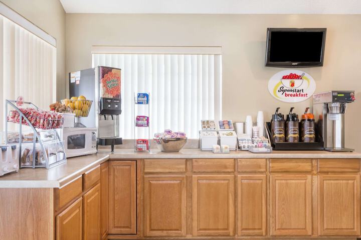 Breakfast/Coffee Service 27 of 31