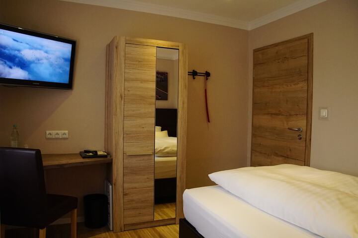 Room 20 of 79