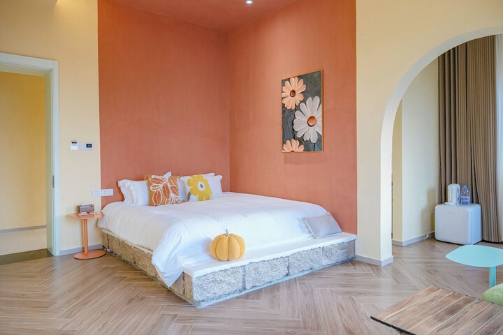 Room 35 of 150