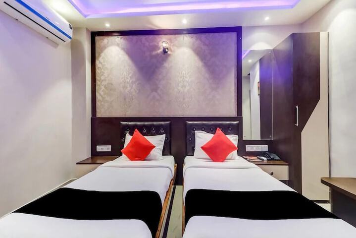 Room 10 of 21