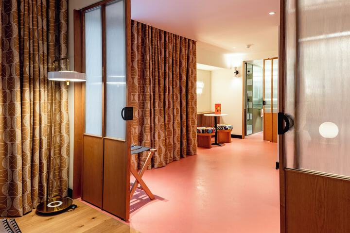 Room 3 of 34
