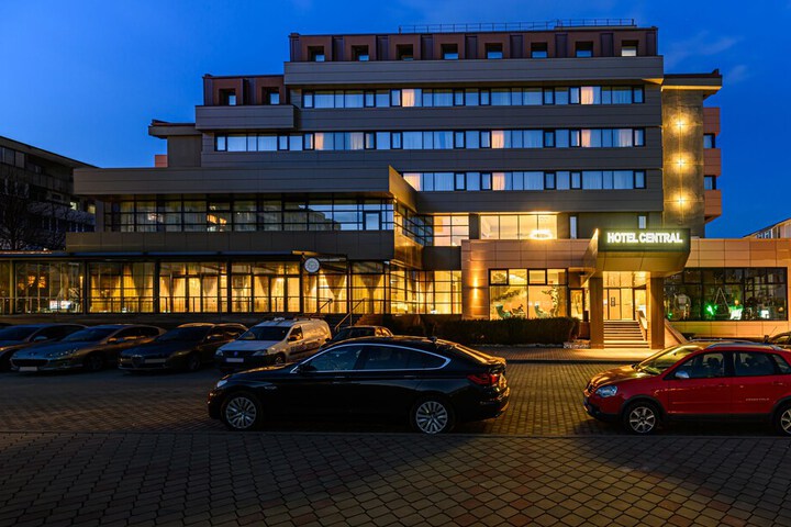 Exterior of Hotel Central Pascani