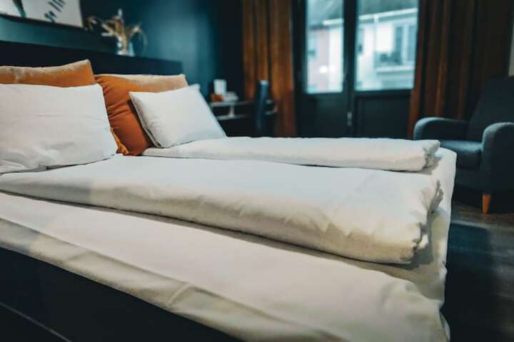 Room 5 of 28