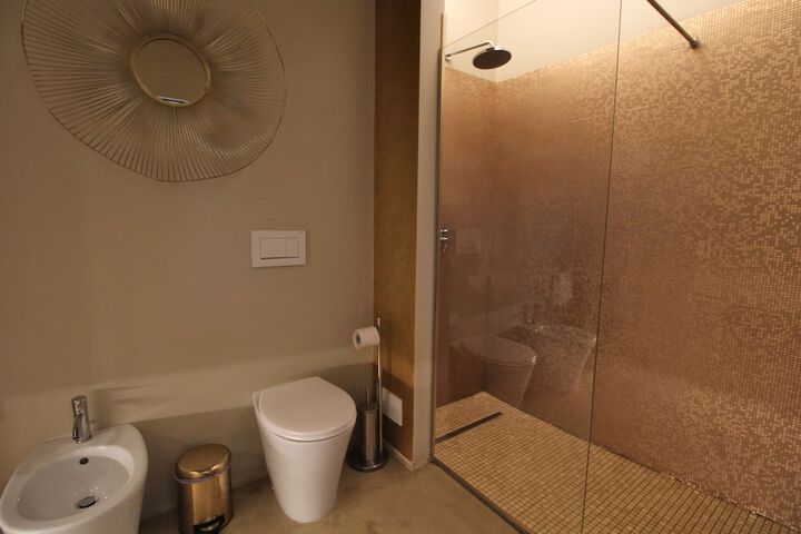 Room 34 of 46