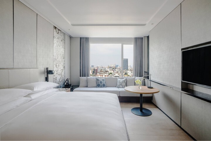 Room 16 of 125