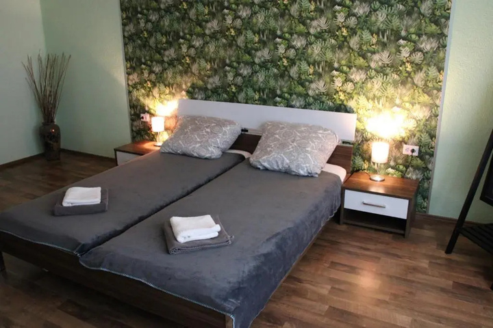 Room 4 of 17