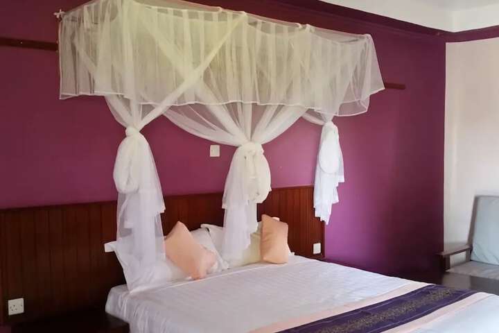 Room 10 of 19