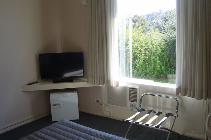 Room 13 of 87