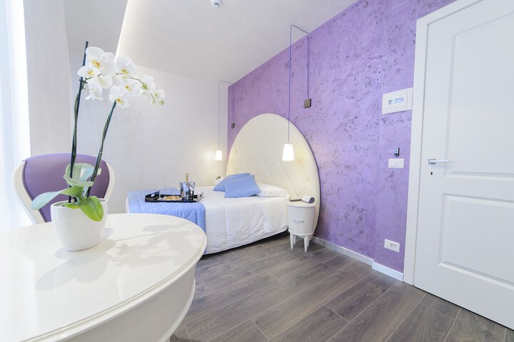 Room 34 of 62
