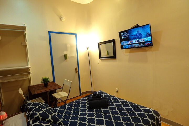 Room 93 of 214