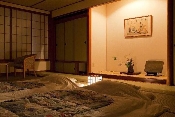 Room 9 of 30